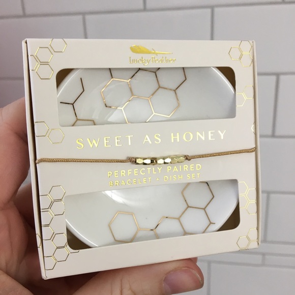 White Trinket White and Gold Honeycomb Ring Dish - Picture 4 of 5